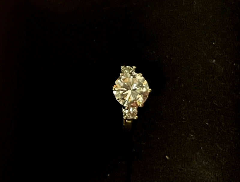 LADIES THREE ROUND CUT DIAMOND RING SOLID YELLOW GOLD SETTING- $125k APR w/ CoA! APR57