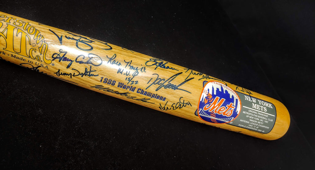 Sports Memorabilia  NEW YORK METS 1986 Team-Signed Baseball Bat