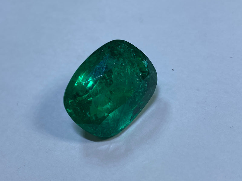 Emerald Oval Gem Color 21.54 cts.! W AGL cert. - $200K Appraisal Value! } Apr57