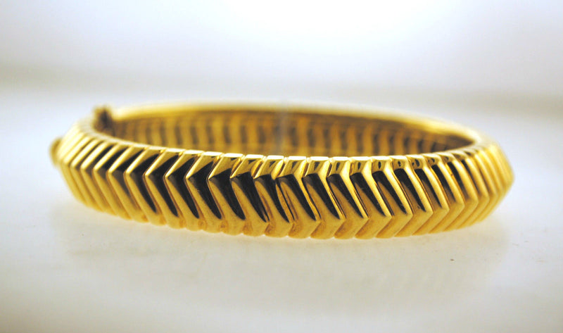 TIFFANY & CO. Beatiful 18K Yellow Gold Geometric Bangle Bracelet - $30K VALUE APR 57