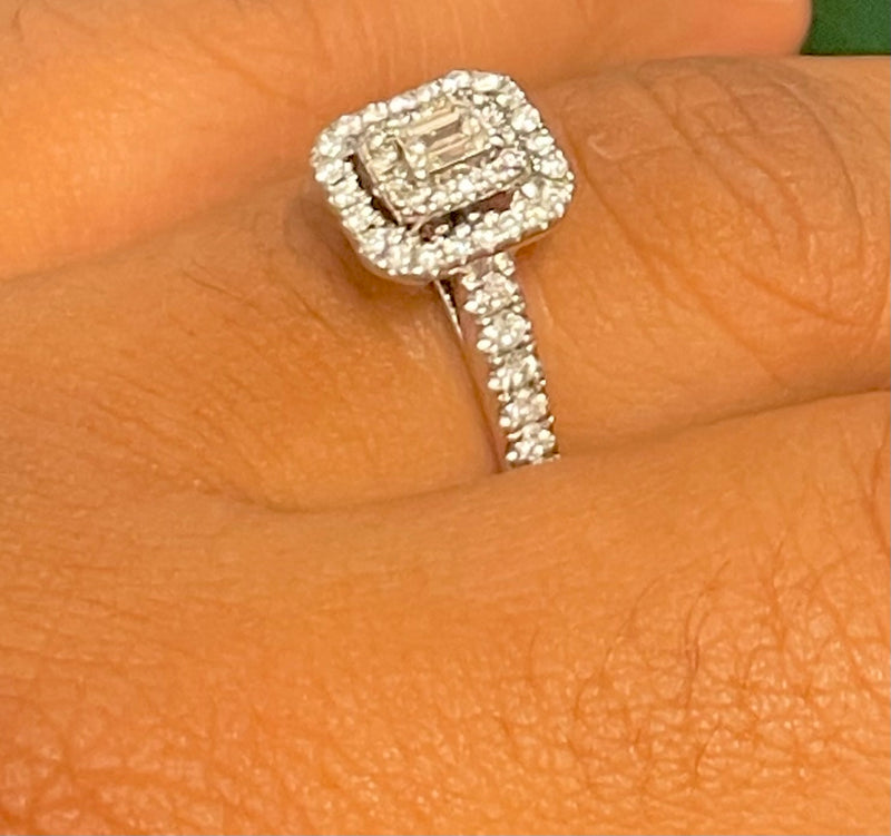 BEAUTIFUL 35 DIAMONDS 4 GRAMS SOLID WHITE GOLD RING FOR WOMEN - $13K APR w/ CoA! APR57