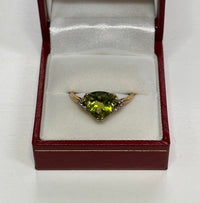 LADIES 3,50 CTS PERIDOT AND 0,24CTS DIAMOND SOLID YELLOW GOLD  - $8K APR w/ CoA! APR57