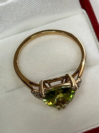 LADIES 3,50 CTS PERIDOT AND 0,24CTS DIAMOND SOLID YELLOW GOLD  - $8K APR w/ CoA! APR57