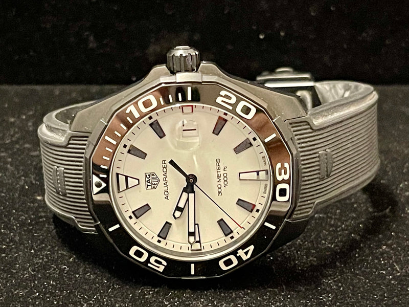 TAG HEUER Aquaracer Stainless Steel Men's Large Watch - Incredibly Rare - $4K Appraisal Value! ✓ APR 57