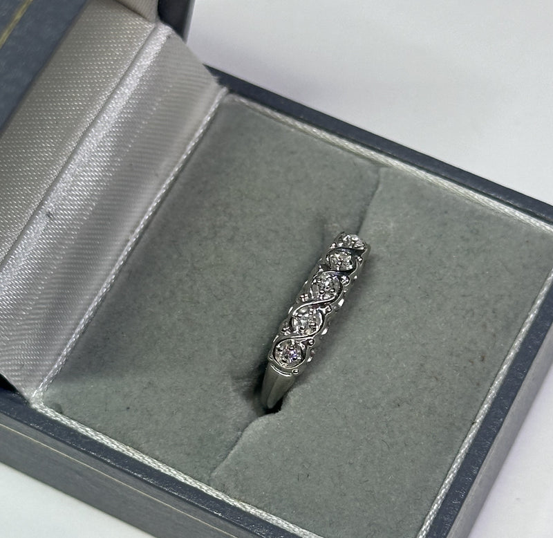 Unique Antique Ladies Ring Diamonds Withe Gold Setting - $6K  APR w/ CoA!!! APR57