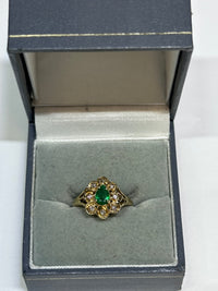 EXQUISITE ANTIQUE LADIES EMERALD DIAMOND YELLOW GOLD RING - $10K APR w/ CoA!!!!! APR57