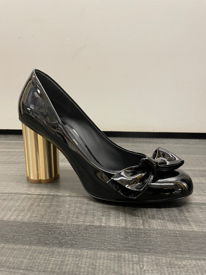 Ferragamo black pumps on sale