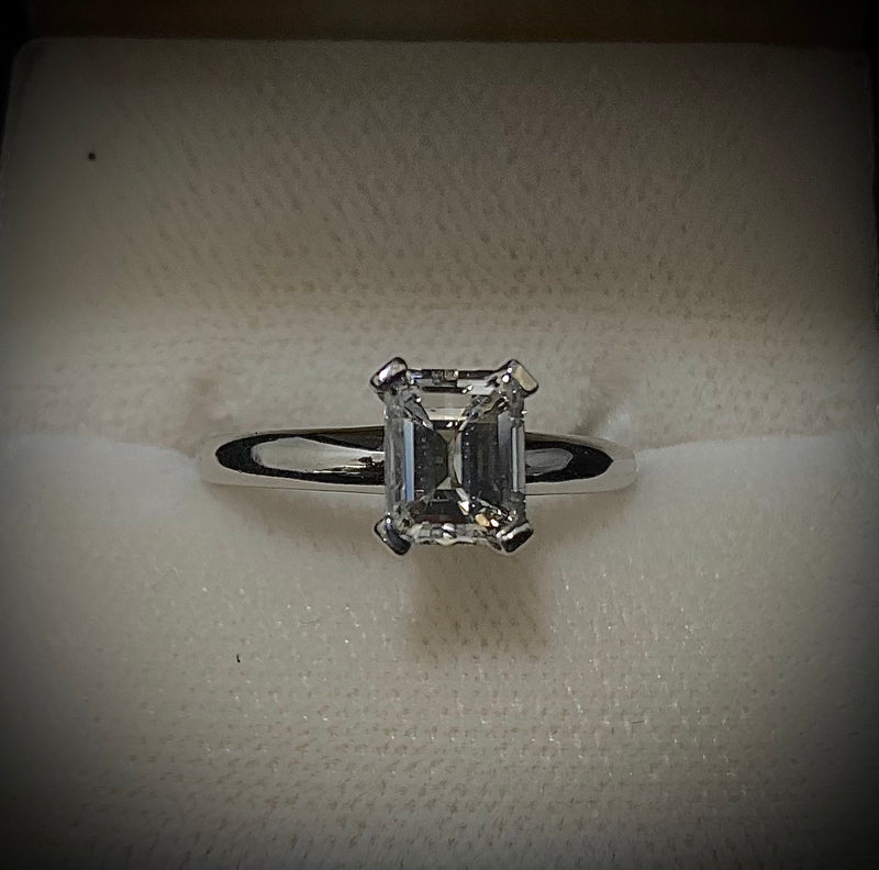 Unique Emerald-cut Diamond SWG Solitaire Engagement Ring - $30K Appraisal Value w/ CoA! } APR57