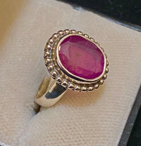 Beautiful Designer Sterling Silver Garnet Ring - $800 Appraisal Value w/CoA} APR57