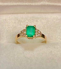 Tiffany & Co. Solid Yellow Gold with Emerald & Diamond Ring - $20K Appraisal Value w/CoA} APR57