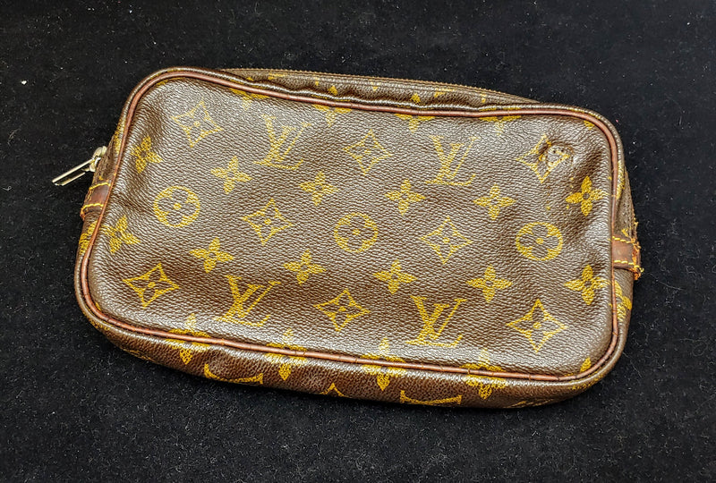 louis vuitton cosmetic pouch with strap