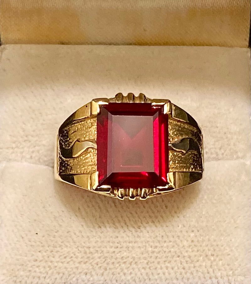Unique Designer’s Solid Yellow Gold with Garnet Ring - $5K Appraisal Value w/CoA} APR57
