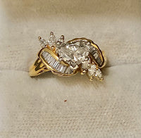 Amazing 18K Yellow Gold with Heart Diamond & 26-Accent Stone Ring - $30K Appraisal Value w/CoA} APR57
