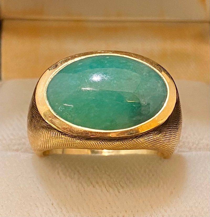 Beautiful Handcrafted 13 Ct. Jade Ring in Solid Yellow Gold - $20K Appraisal Value w/CoA} APR57