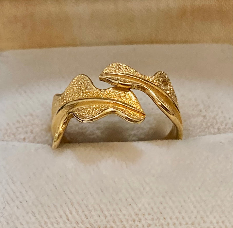 Buccellati-style 18K Yellow Gold Intricate Leaf Design Ring - $3K Appraisal Value w/CoA} APR57