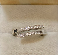 Beautiful High-End Designer 18K White Gold 20-Diamond Ring - $6K Appraisal Value w/CoA} APR57