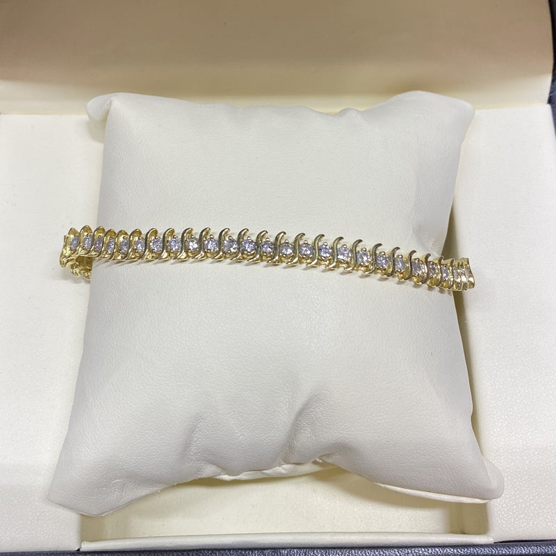 Unique Tennis Bracelet in Solid Yellow Gold with 50 Diamonds! - $16K Appraisal Value w/ CoA! APR 57