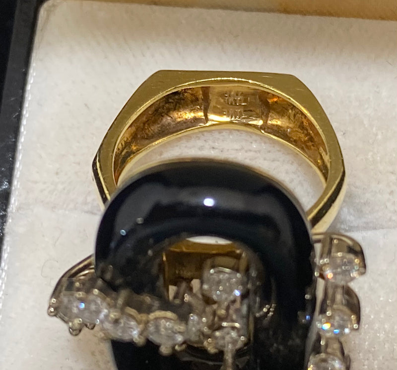 Contemporary Designer 18K Yellow Gold with Onyx & 16 Diamonds Ring - $15K Appraisal Value w/CoA} APR57