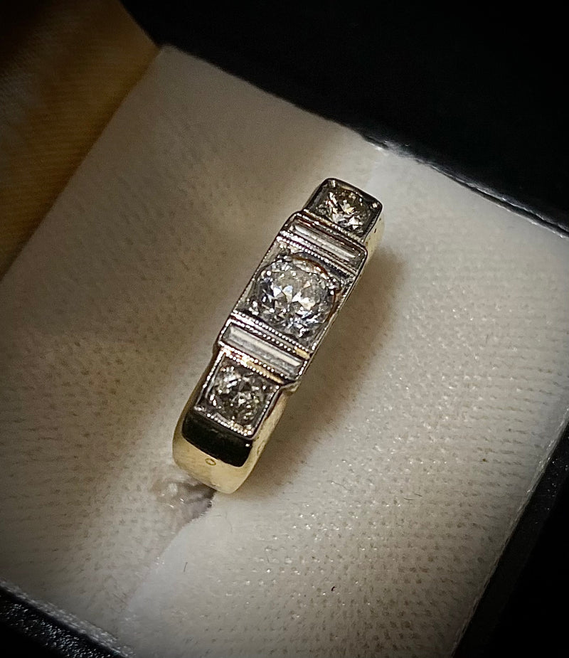 1930’s Antique Design 18K Yellow Gold Diamonds Flat top Ring - $15K Appraisal Value w/ CoA! } APR57