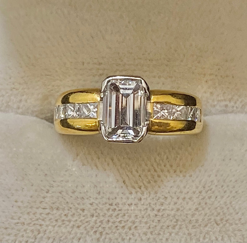 Antique 18K Yellow Gold Emerald-cut & Princess-cut Diamond Ring - $60K Appraisal Value w/CoA} APR57