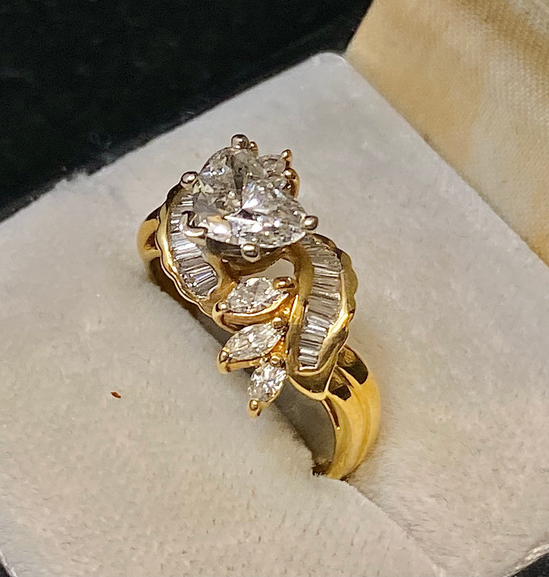 Amazing 18K Yellow Gold with Heart Diamond & 26-Accent Stone Ring - $30K Appraisal Value w/CoA} APR57