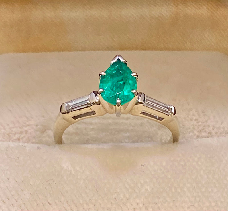 Beautiful Designer Solid White Gold Emerald & Diamond Ring - $15K Appraisal Value w/CoA} APR57