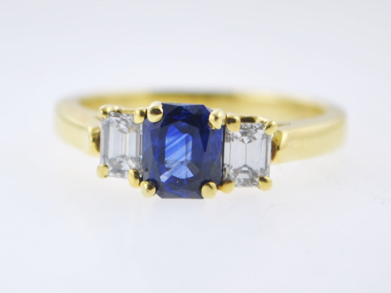 Contemporary Sapphire Engagement Ring with Diamonds 18K Yellow Gold - $20K VALUE APR 57