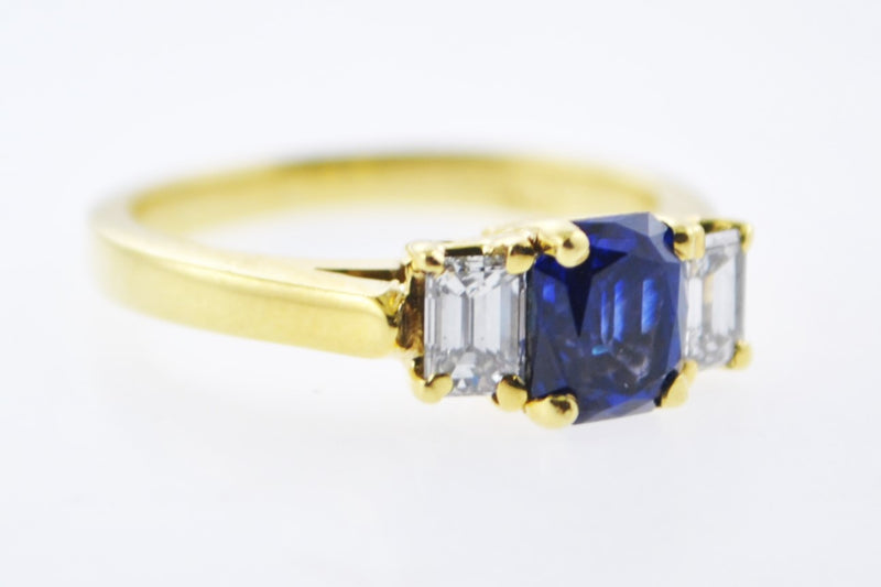 Contemporary Sapphire Engagement Ring with Diamonds 18K Yellow Gold - $20K VALUE APR 57