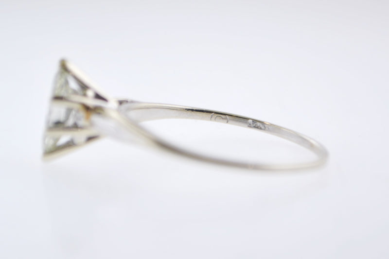 Contemporary Solitary +1 Carat Marquise Cut Diamond Engagement Ring in White Gold - $15K VALUE APR 57