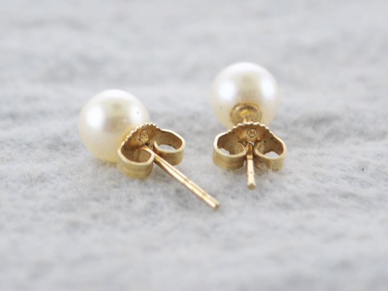 MIKIMOTO 6mm White South Sea Cultured Pearl Stud Earrings set in Yellow Gold -$1K Appraisal Value! ✓ APR 57
