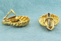 David Webb Earrings Teardrop Shaped Clips Intricate Design in 18 Karat Yellow Gold - $20K VALUE APR 57
