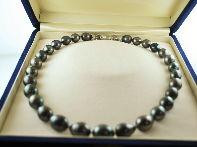 Contemporary Tahitian Baroque Pearl Necklace with Diamonds & White Gold Clasp - $20K VALUE APR 57