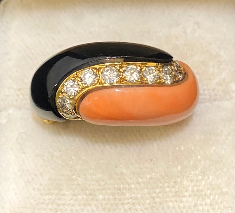 VCA-style 18K Yellow Gold with Pink Coral & Onyx& 10 Diamonds Ring - $15K Appraisal Value w/CoA} APR57