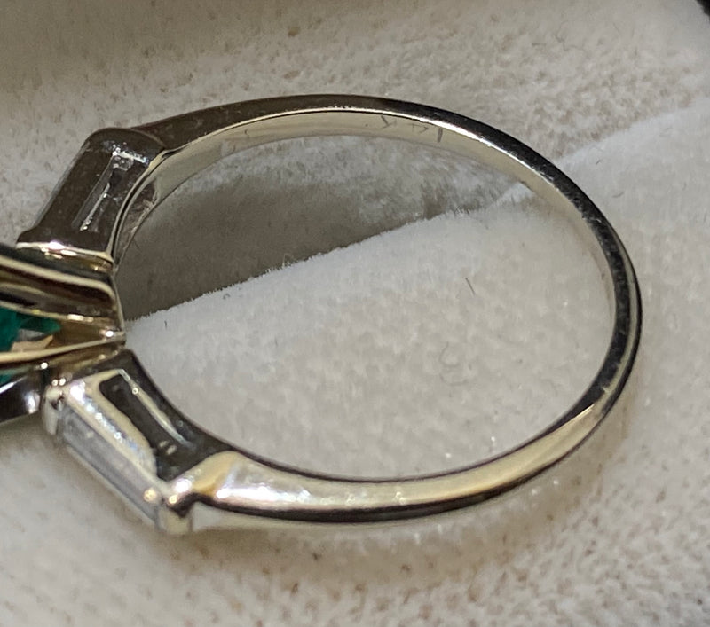 Beautiful Designer Solid White Gold Emerald & Diamond Ring - $15K Appraisal Value w/CoA} APR57