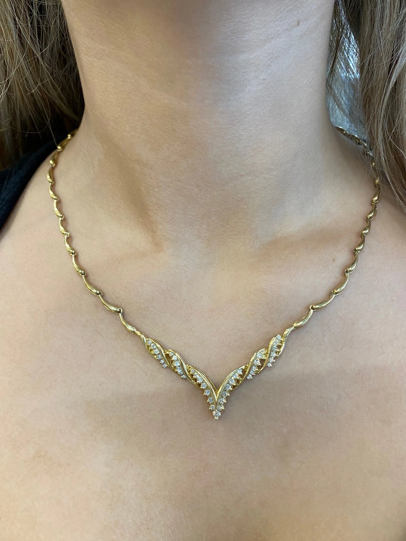 Gorgeous High-end Design YG 39 Brilliant Diamonds V-shape Necklace w $10K COA!!} APR 57