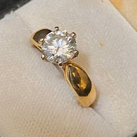 Unique Designer's Solid Yellow Gold with Diamond Solitaire Engagement Ring - $50K Appraisal Value w/CoA} APR57