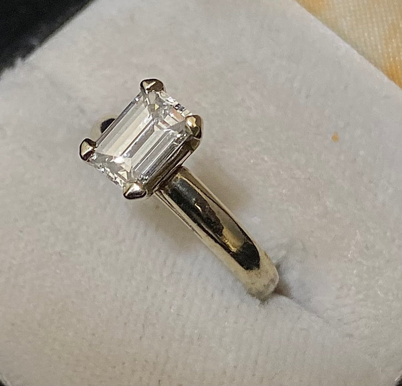 Unique Designer's Solid White Gold with Emerald cut Diamond Solitaire Engagement Ring - $40K Appraisal Value w/CoA} APR57