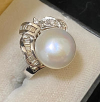 Unique Design 18K White Gold with Fresh water Pearl & 18 Diamonds Ring - $15 Appraisal Value w/CoA} APR57