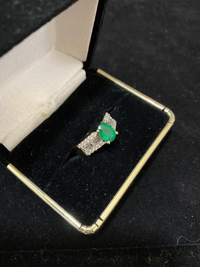 Unique Designer 18K YG Emerald & Diamond Ring - $25K Appraisal Value w/ CoA } APR 57