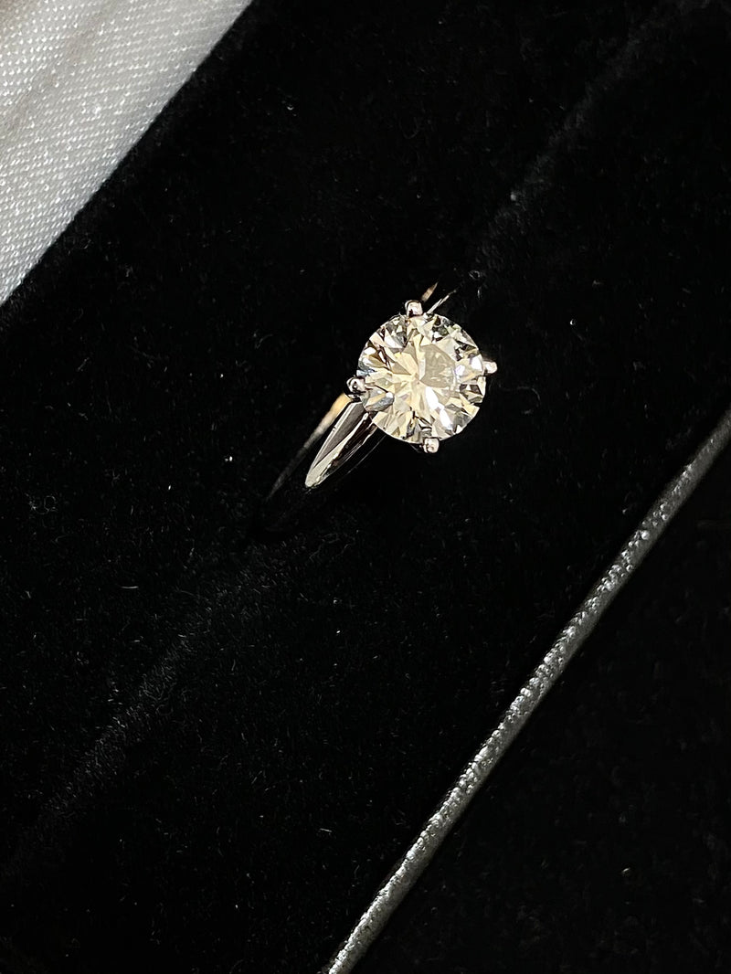 Tiffany-style Solid White Gold Solitaire Diamond Engagement Ring - $40K Appraisal Value w/CoA} APR 57