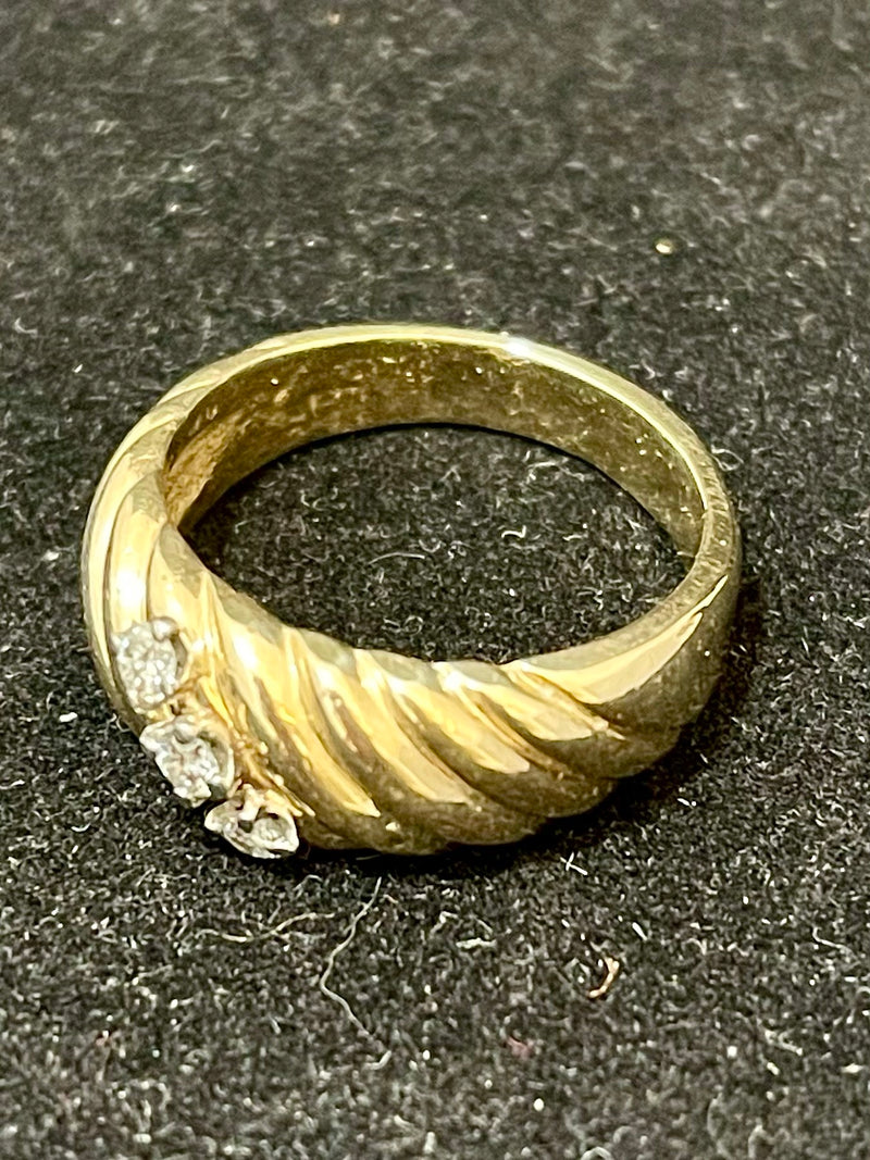 Unique Design Antique 3 stone Diamond Ring in SYG - $6K Appraisal Value w/ CoA! APR57