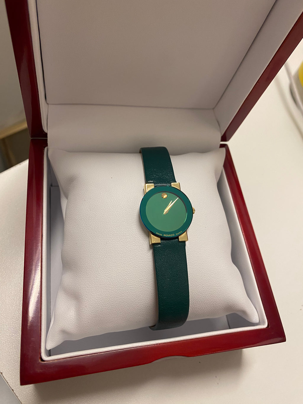 Movado New Ladies YG Green Watch Green Sapphire Crystal Dial 3K A