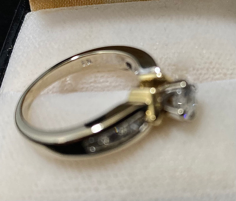 Solid White/Yellow Gold 7-Diamond Engagement Ring - $13K Appraisal Value w/ CoA! } APR57