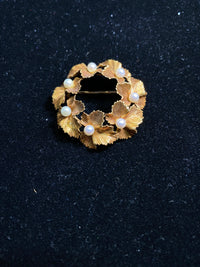 TIFFANY & CO. Vintage 1950s 18K Yellow Gold 7-Pearl Floral Wreath Brooch Pin - $20K VALUE APR 57