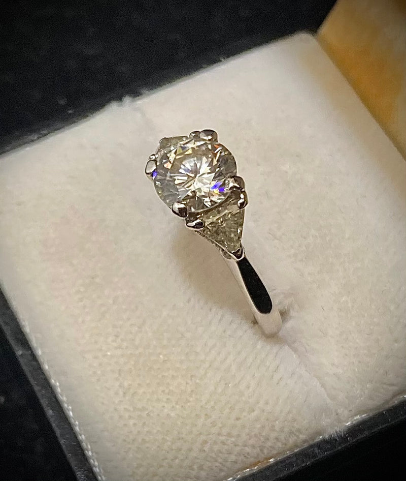 Unique Designer's Platinum 3-stone Diamond Engagement Ring - $30K Appraisal Value w/CoA} APR57