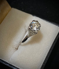 Unique Designer's Platinum 3-stone Diamond Engagement Ring - $30K Appraisal Value w/CoA} APR57