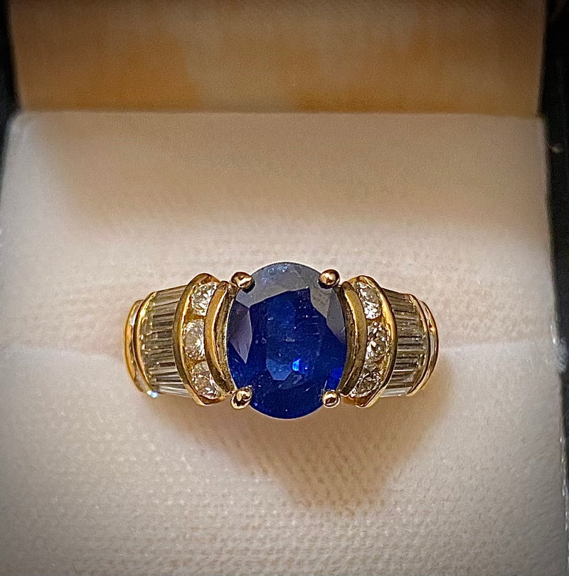 Unique Designer's 18K Yellow Gold with Sapphire & 26 Diamonds Ring - $60K Appraisal Value w/CoA} APR57