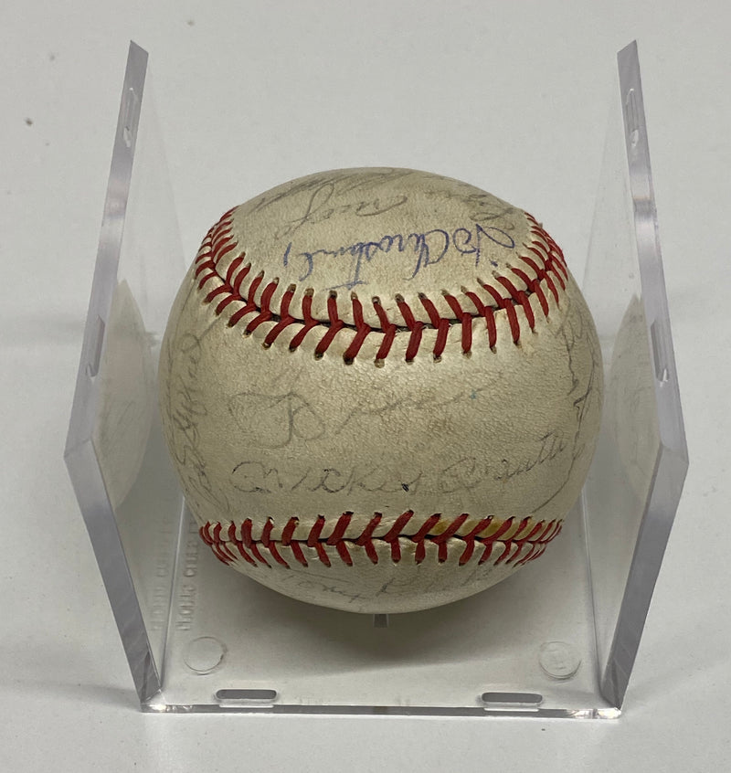 NEW YORK YANKEES 1962 Rare Team-Signed Baseball - $10K APR Value w/ CoA! + APR 57