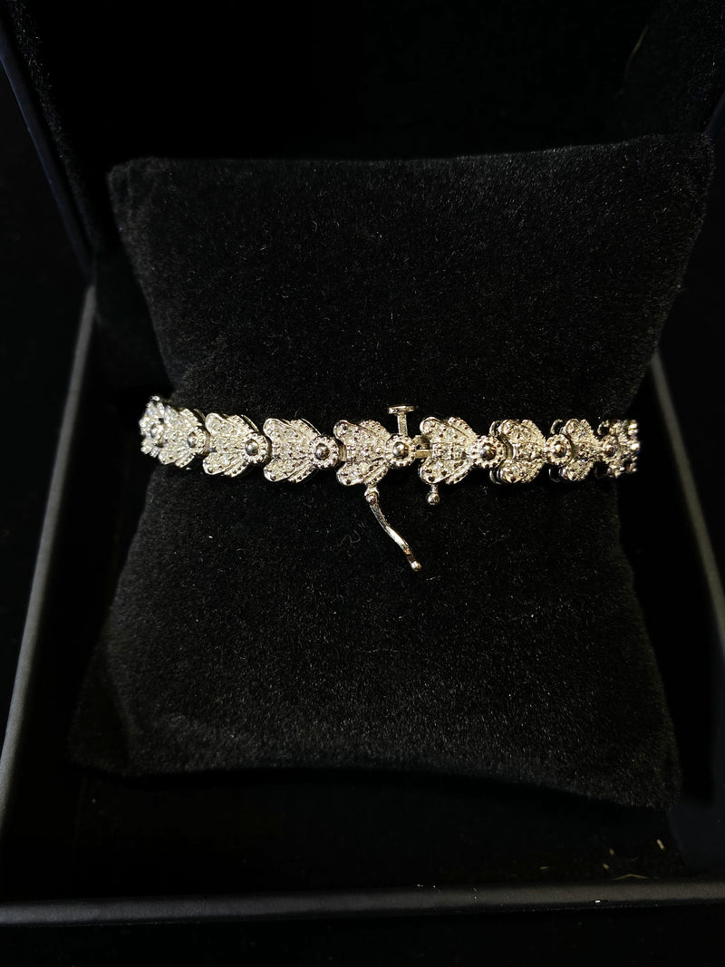 BEAUTIFUL White Gold Scalloped Floral Design Bracelet w/ 132 Diamonds - 4 Cts. - $20K VALUE APR 57