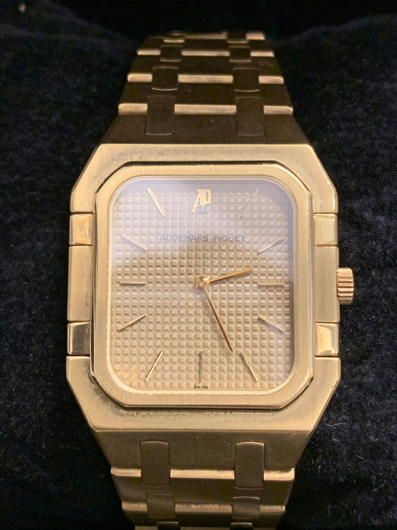 AUDEMARS PIGUET Royal Oak 18K Yellow Gold Wristwatch - $80K APR Value w/ CoA! APR 57